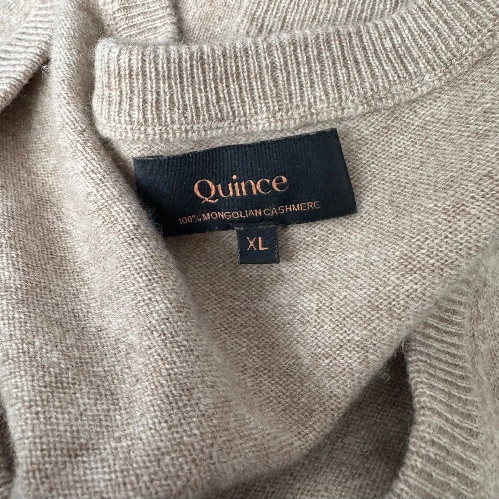 Quince Mongolian cashmere V-Neck oatmeal Sweater - Picture 2 of 6